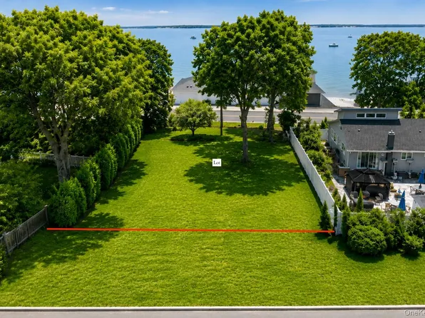 Eatons Neck Road, Northport, NY 11768
