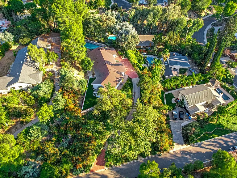 4732 Del Moreno Dr — Photo 65