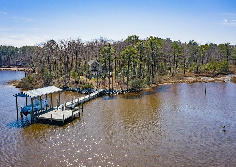 1st image of 316 Flag Pond Ln