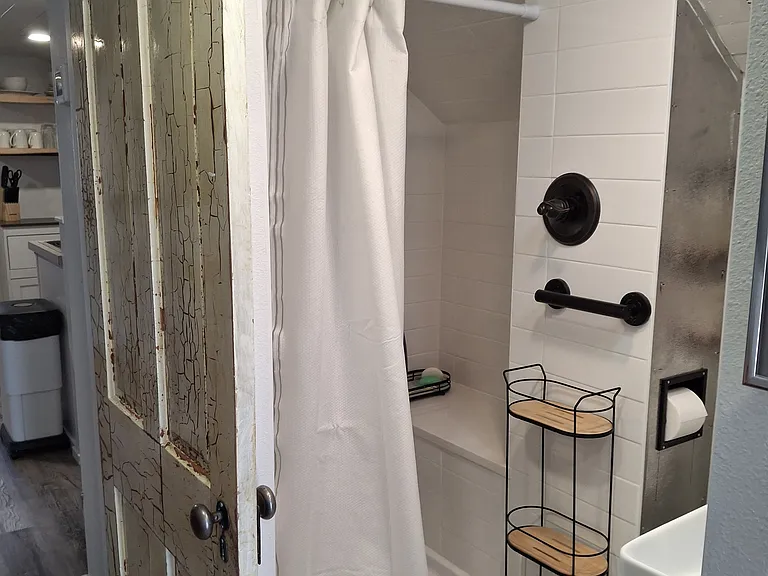 512 W Bridge Ave #1 — Photo 15