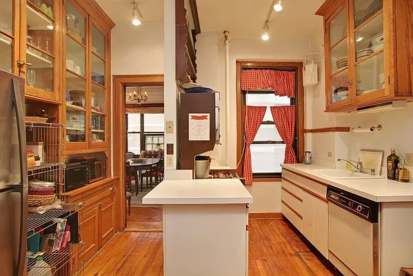 Rented by Corcoran | media 17