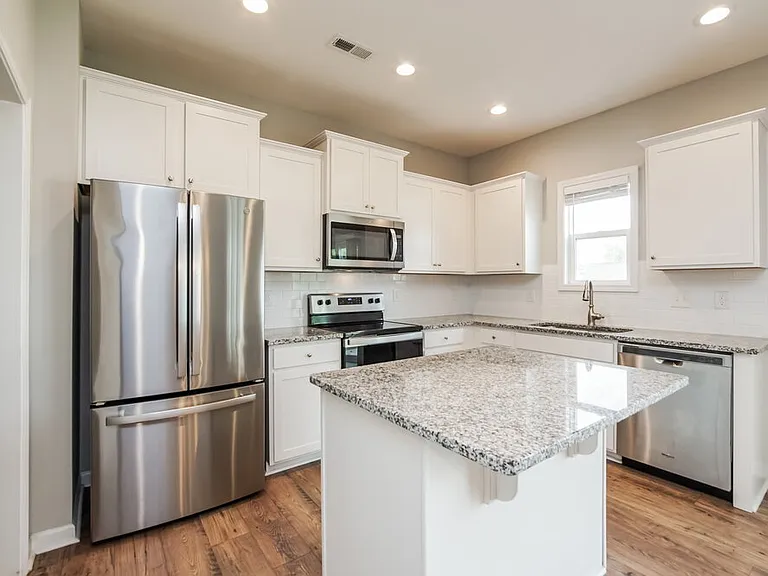 12 Patagonia Pl — Photo 7