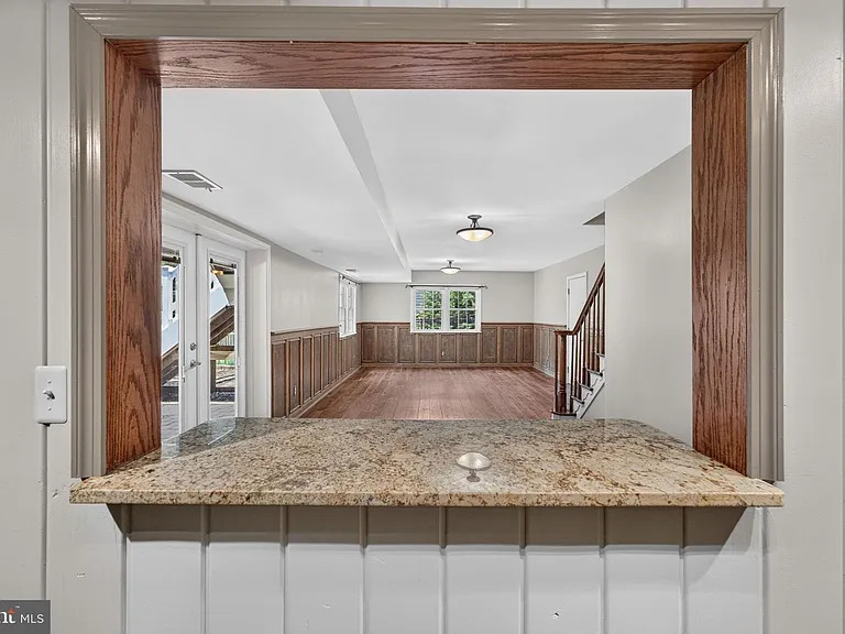 6443 Walters Woods Dr — Photo 51