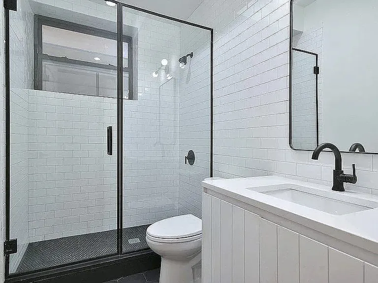 5731 N Winthrop Ave #2 — Photo 3