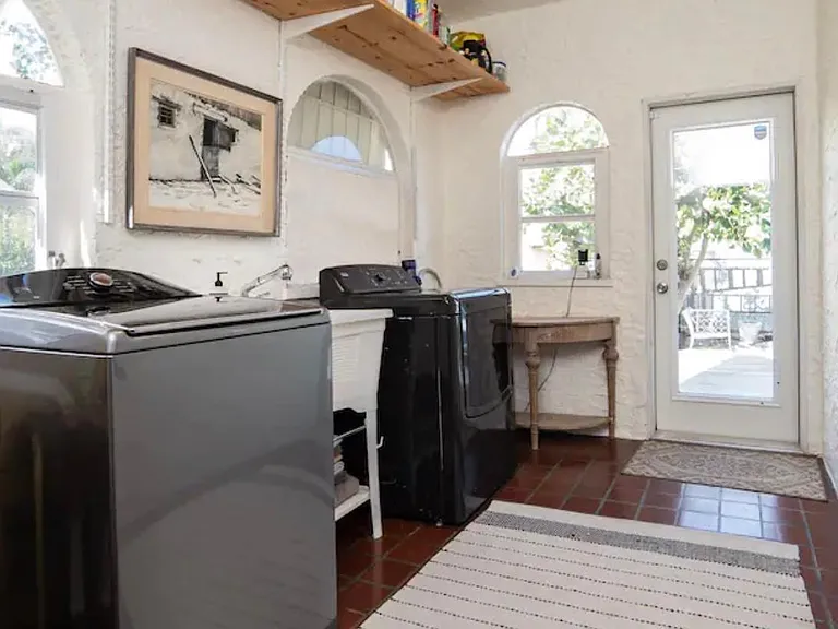 302 Fordham Dr — Photo 9