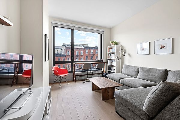 1st image of 550 Vanderbilt Ave APT 319