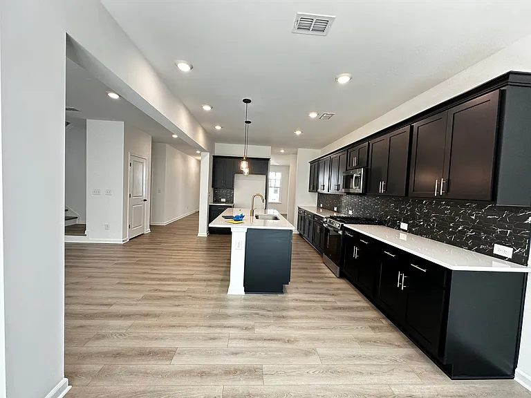 54 Mayfair St — Photo 14