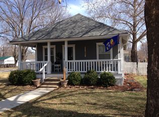 209 Oak St, Perry, KS 66073