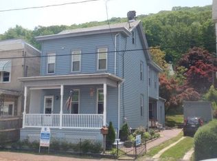 330 W Bacon St, Pottsville, PA 17901