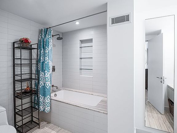 3rd image of 322 W 57th St APT 24V