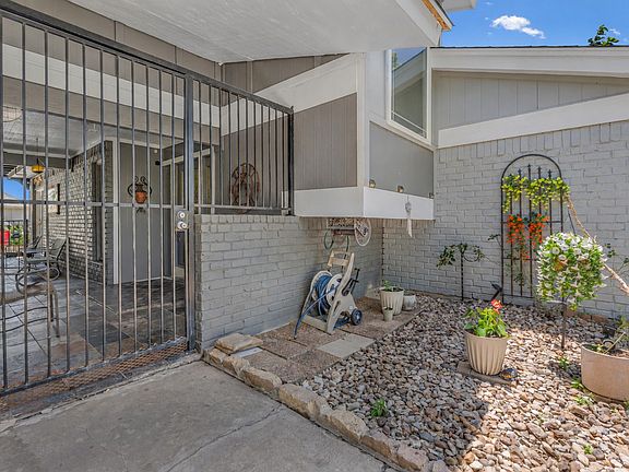 4th image of 7609 Lake Highlands Dr