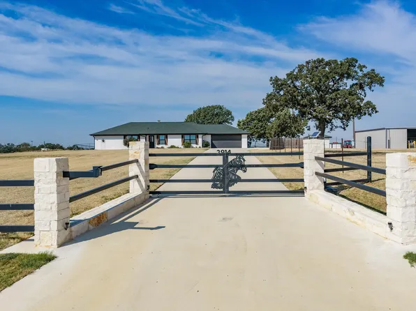 3914 Alamo Rd, Bowie, TX 76230