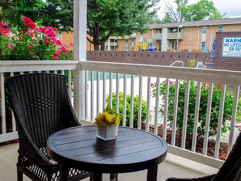 Vista Villa Apartment Homes — Photo 17
