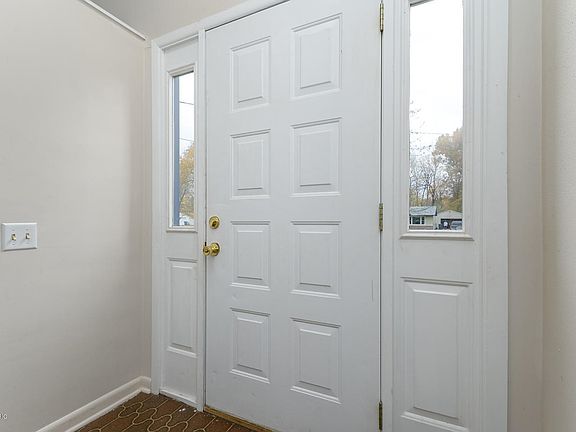 3rd image of 1725 Prosperity Dr