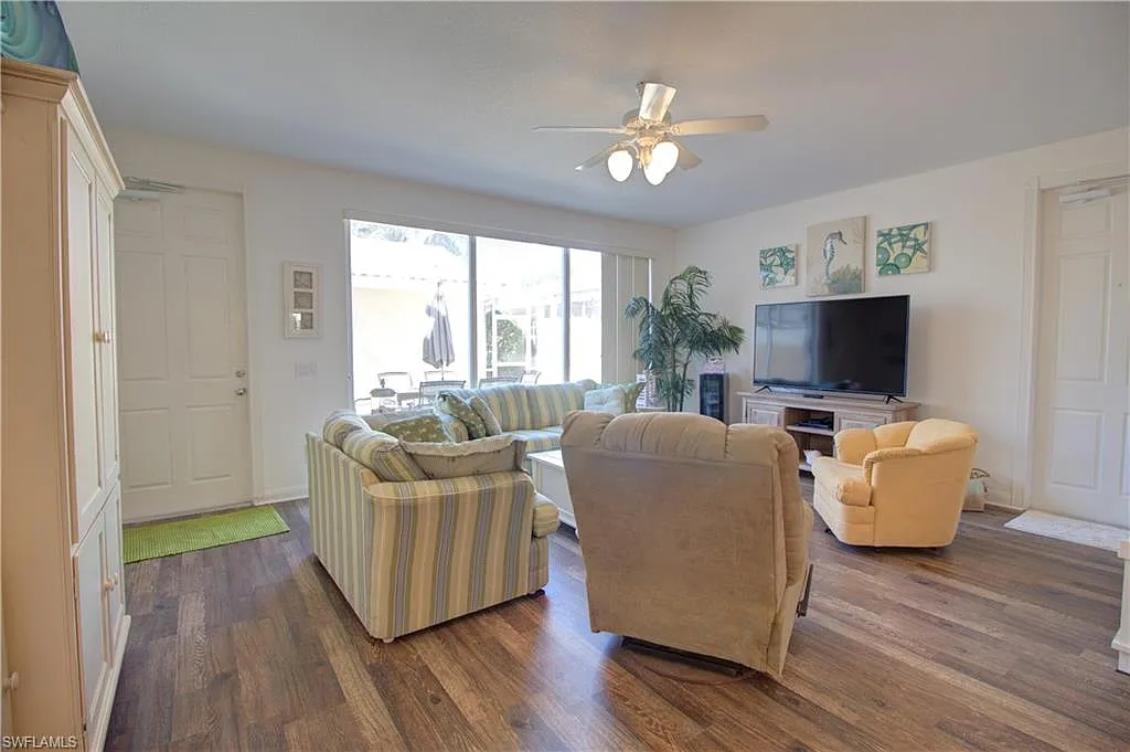 3 bed, 3.0 bath, 1860 sqft, $4,500 — Photo 2