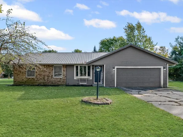 1715 Phillippe Dr, Mahomet, IL 61853