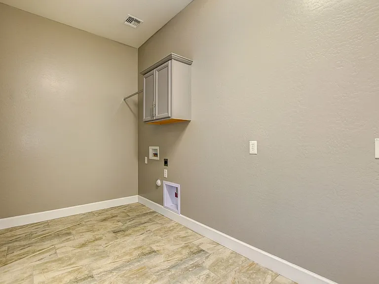 5388 Rocky Vista Dr — Photo 20