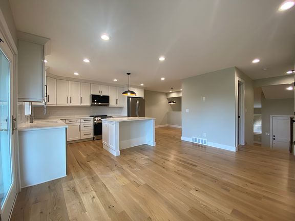 3rd image of 7638 S Coachman Cir #7640