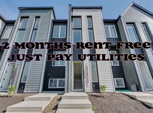 2706 25th Ave SW, Calgary, AB T3E 6N6