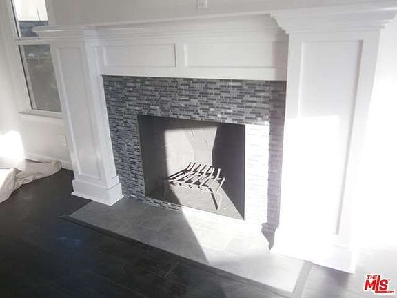 5th image of 2703 W 76th St