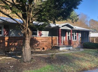 1052 Taylor Frk, Turkey Creek, KY 41514