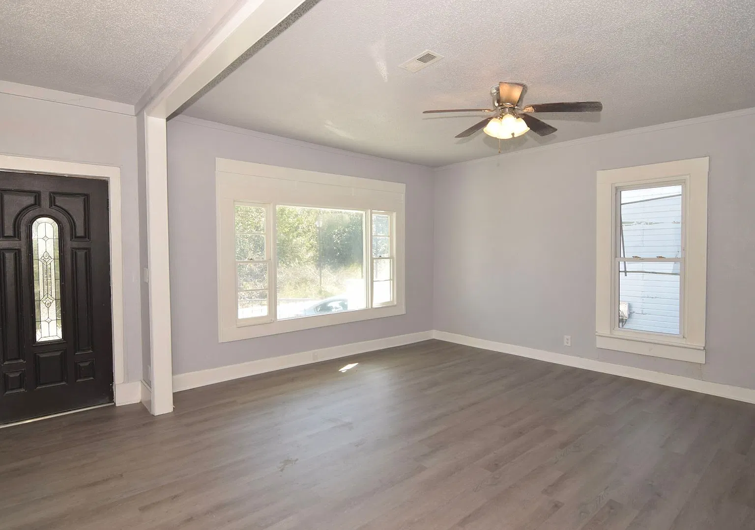 August Special! Application/Reservation Fees refunded at Move In! 300 off 2nd months rent — Photo 2