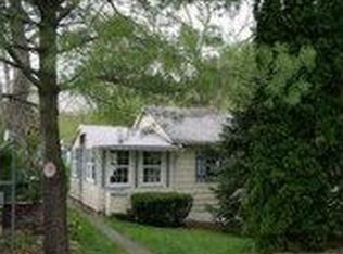 4717 W River Rd, Salem, VA 24153