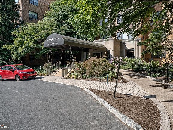 2nd image of 40 Old Lancaster Rd APT 103