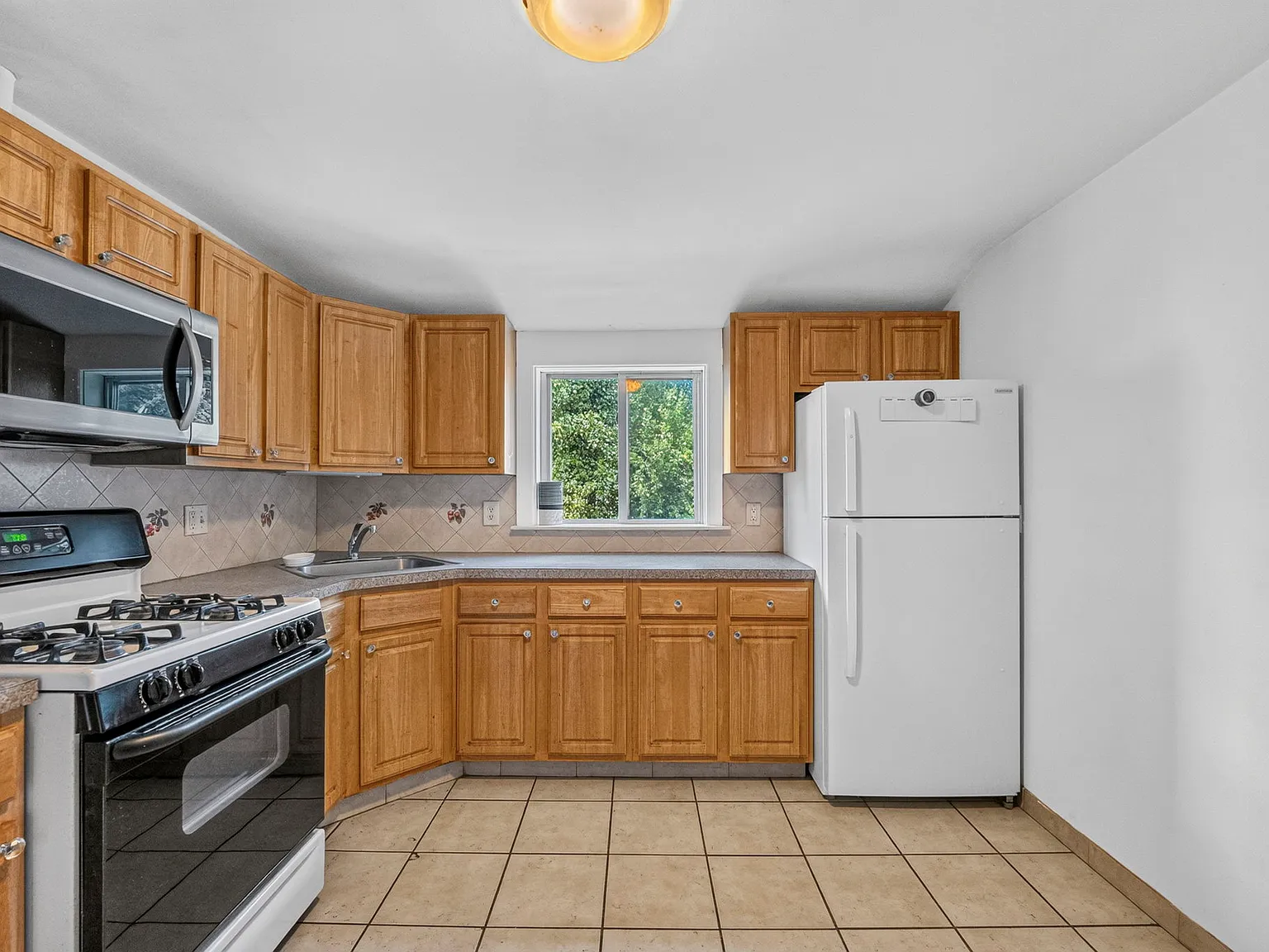 2 bed, $2,700 — Photo 4