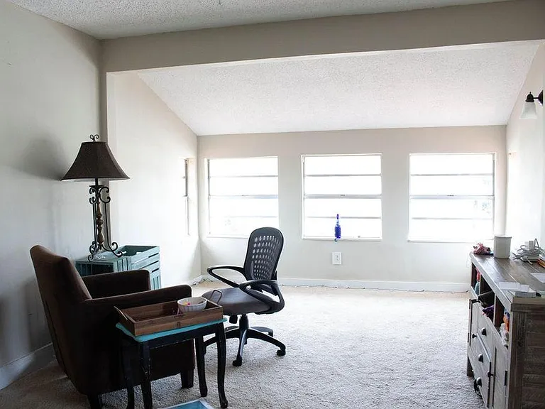 314 Goodall Ave — Photo 8