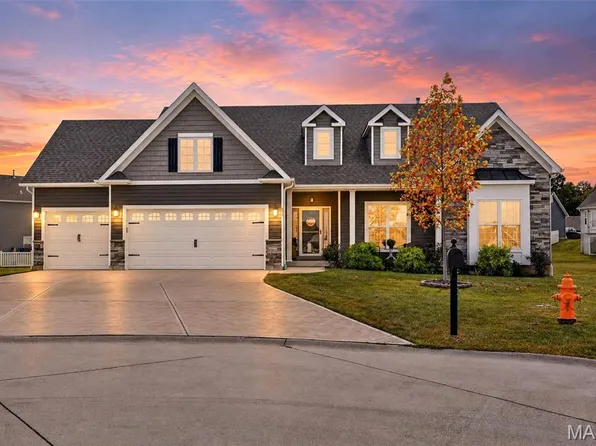 629 Lubbuck Ct, Moscow Mills, MO 63362