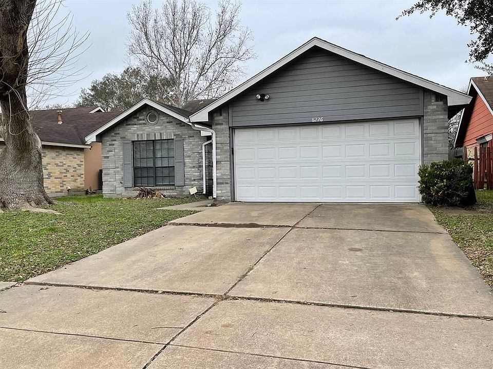 1st image of 8226 Woodland Willows Dr