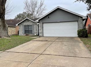 8226 Woodland Willows Dr, Houston, TX 77083