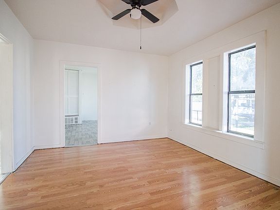 4th image of 1015 N Jefferson St