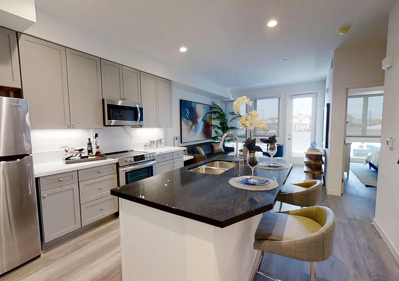 78 West Live/Work Lofts — Photo 3