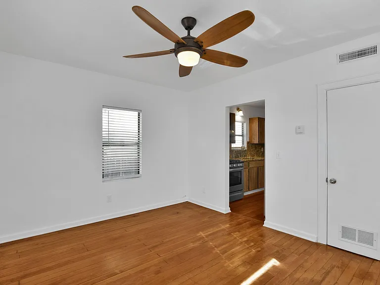 325 S Alarcon St — Photo 10
