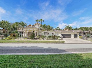 7483 Valencia Dr, Boca Raton, FL 33433