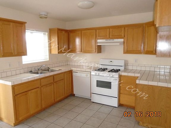 2nd image of 72469 Sun Valley Dr