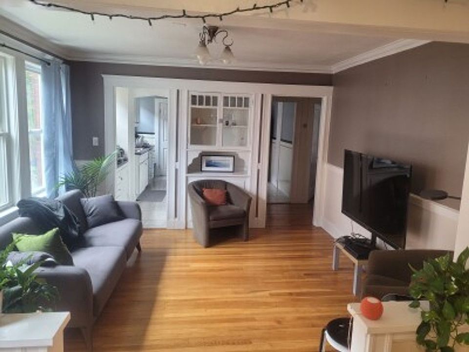 1st image of 86 Colborne Rd #1