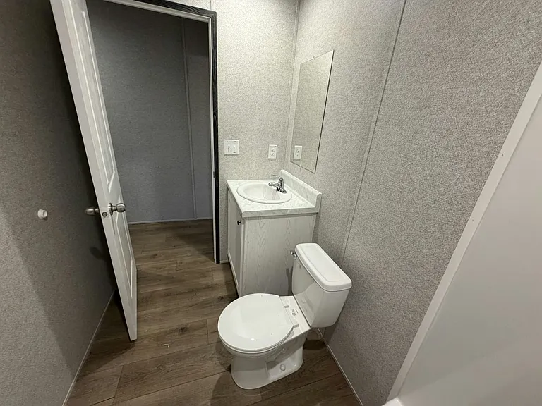 204 Lakeside Garden Cir #204 — Photo 19