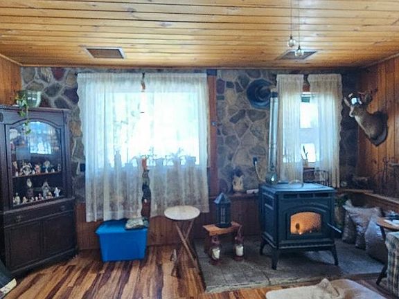 3rd image of 437 French Rooney Rd