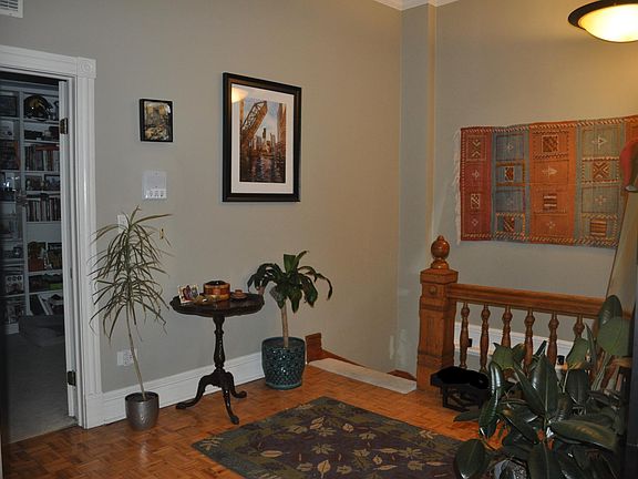 4th image of 1526 N La Salle St #4