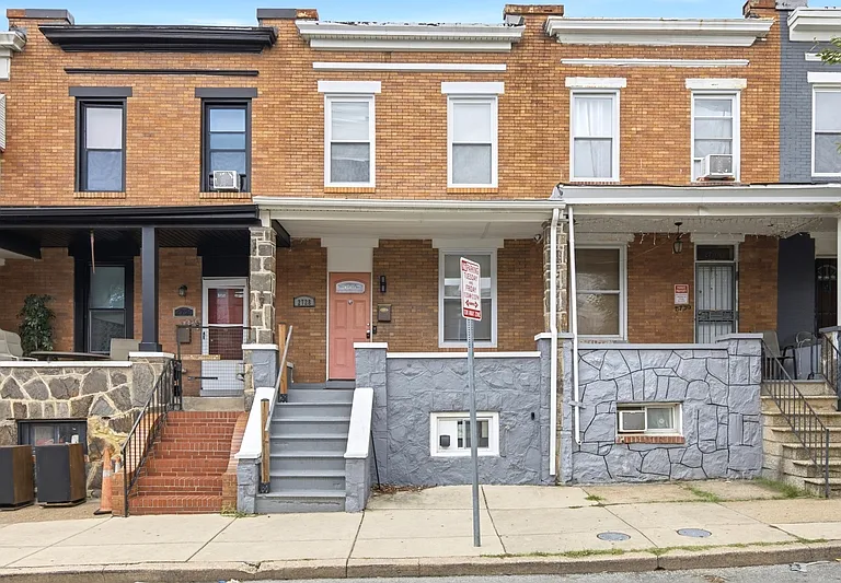 2728 E Chase St — Photo 2