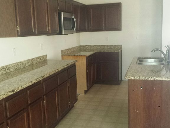 4th image of 11925 Cove Ct