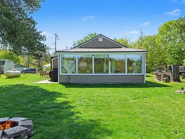 9326 Elizabeth Rd, Houghton Lake, MI 48629