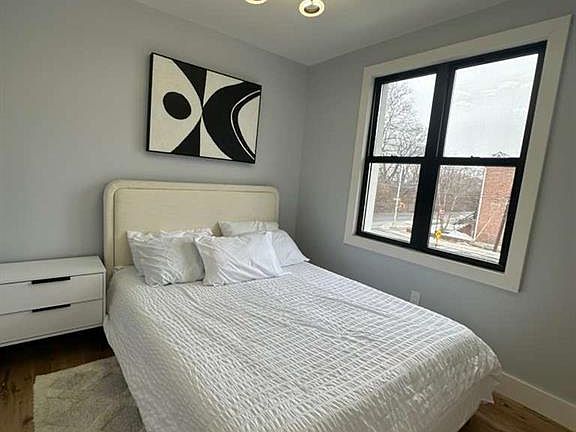 5th image of 3690 Shore Pkwy #1