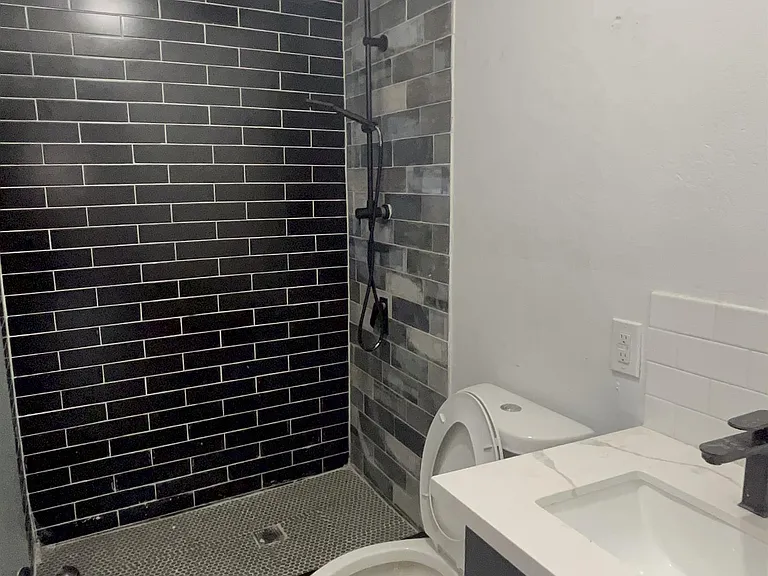 512 Dell Ct — Photo 33