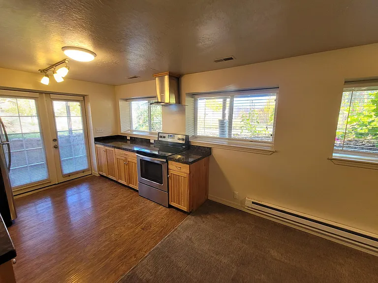 7979 Cedar Way #B — Photo 3