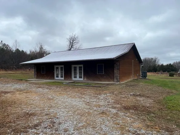 16978 Ridge Rd, Houston, MO 65483