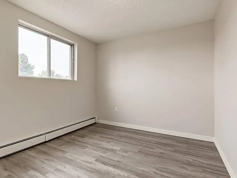 2327 Crestwood Dr SE — Photo 13